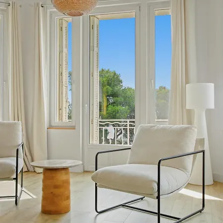 Duplex D'exception Face A La