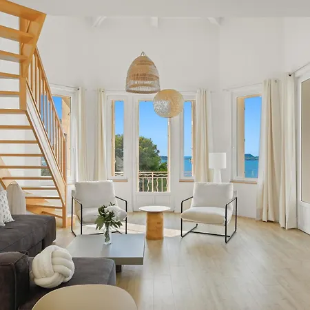 Duplex D'exception Face A La Hyeres