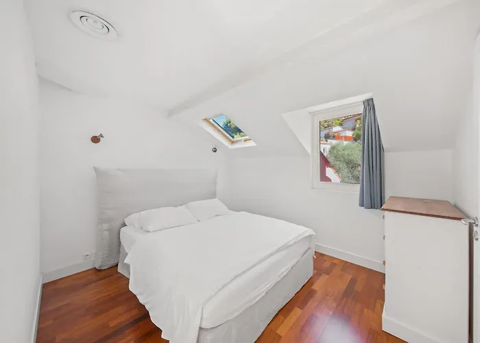 Duplex D'exception Face A La