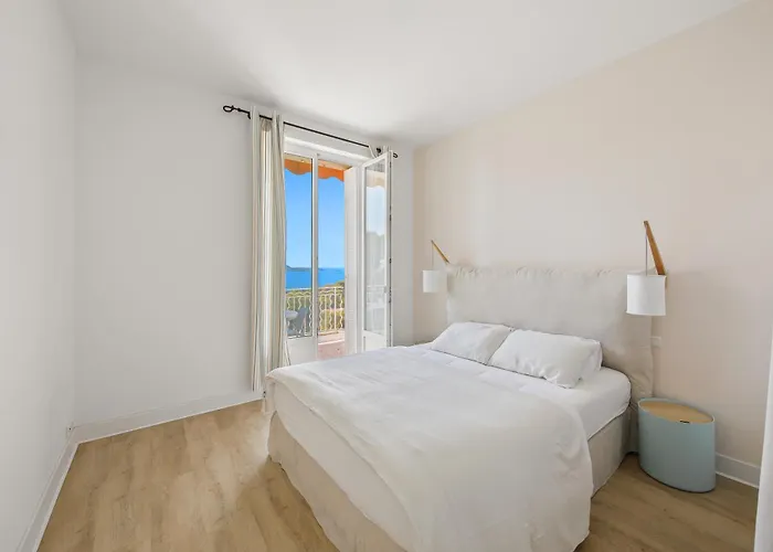 Duplex D'exception Face A La