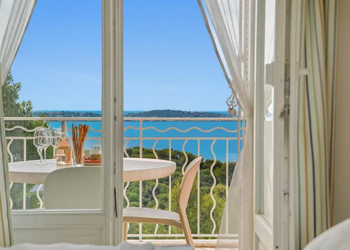 Duplex D'exception Face A La *