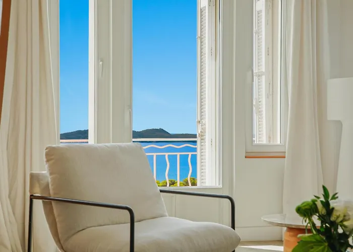 Duplex D'exception Face à La