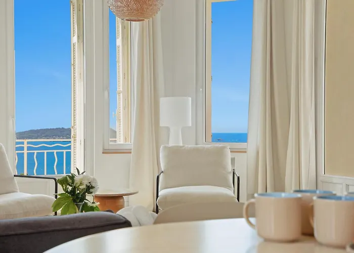 Duplex D'exception Face A La