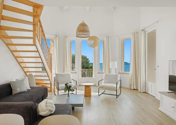 Duplex D'exception Face A La Hyeres