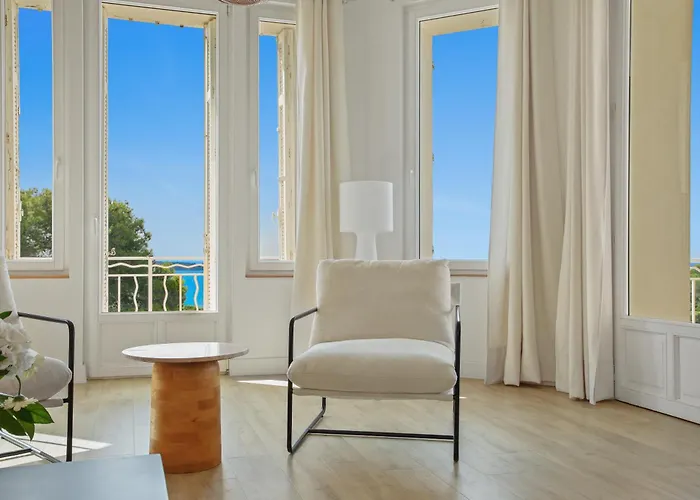 Duplex D'exception Face A La